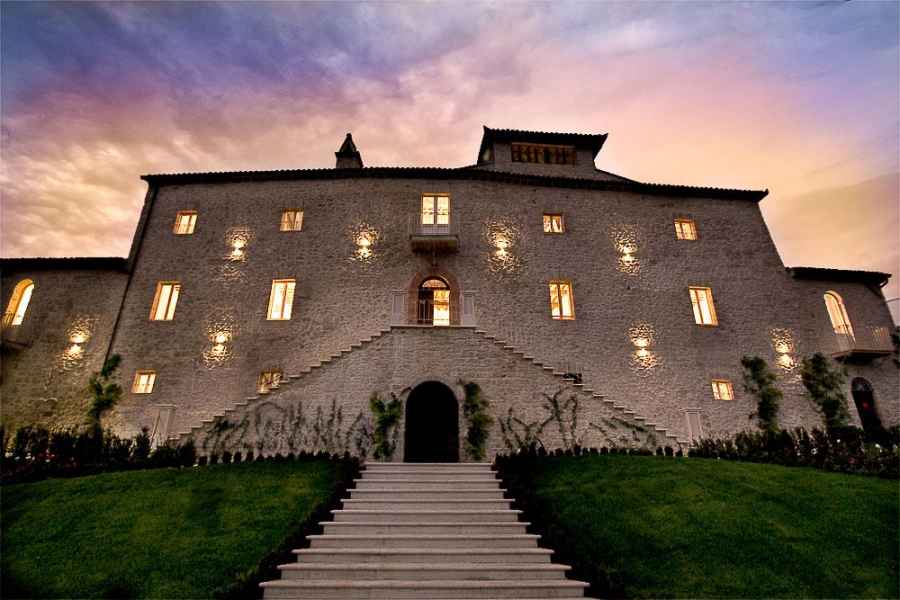Ancient house for a romantic wedding in Italy near Assisi