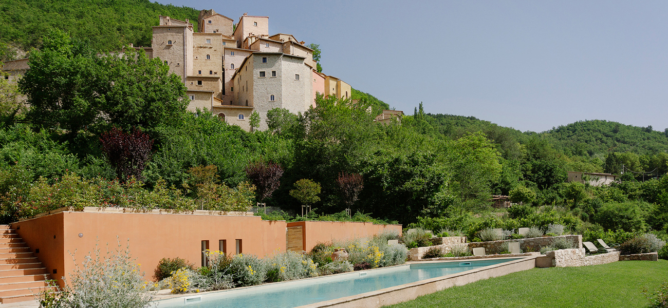 http://www.keytoitaly.tours/images/wedding-in-italy/pearl/wedding-in-a-medieval-hamlet-in-umbria-italy.jpg