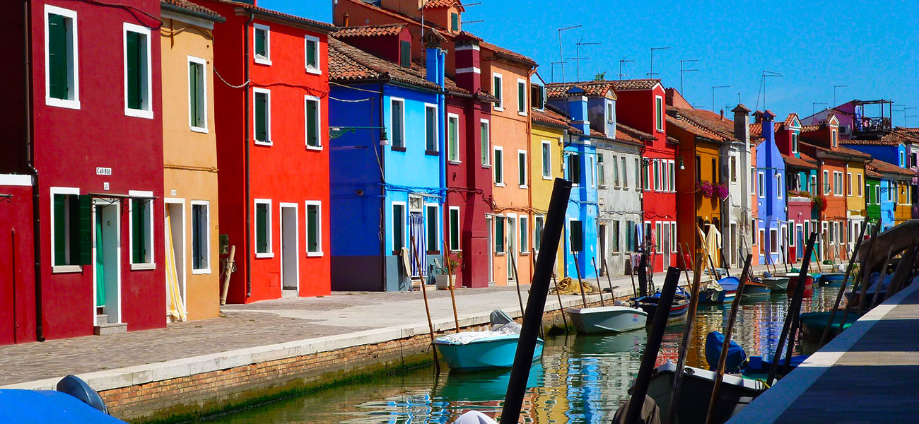 images/itineraries/cultural/postrads-from-italy-tours-burano-venice.jpg