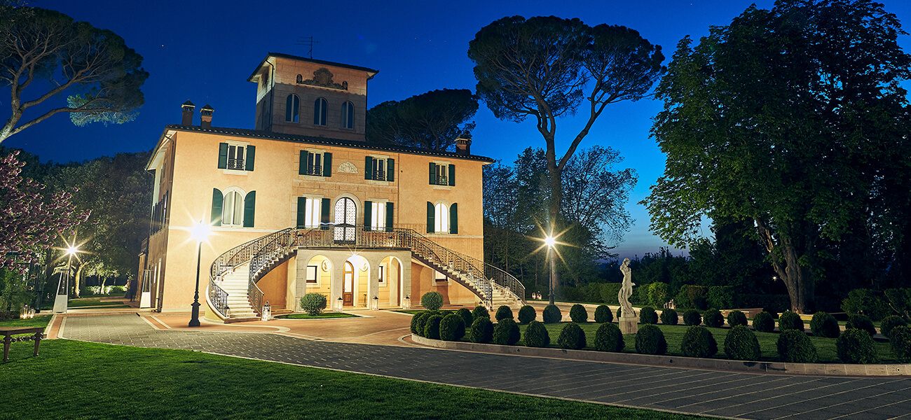 images/wedding-in-italy/Emerald/an-exclusive-and-unique-setting-for-a--magnificent-ceremony-wedding-in-italy.jpg